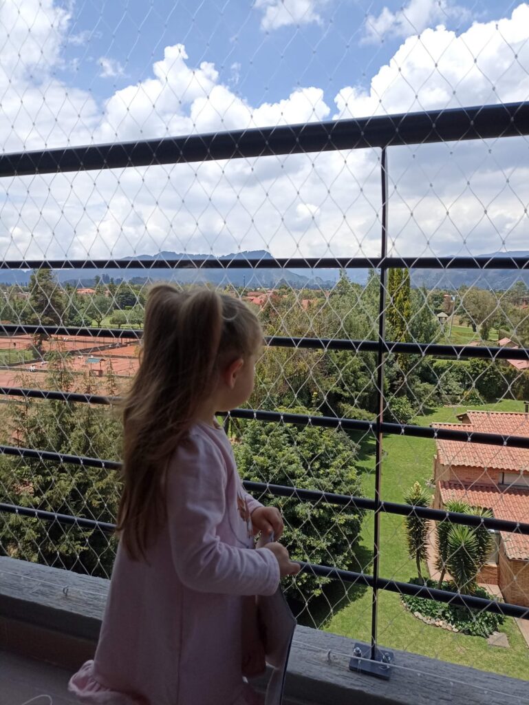 Foto malla protección familiar